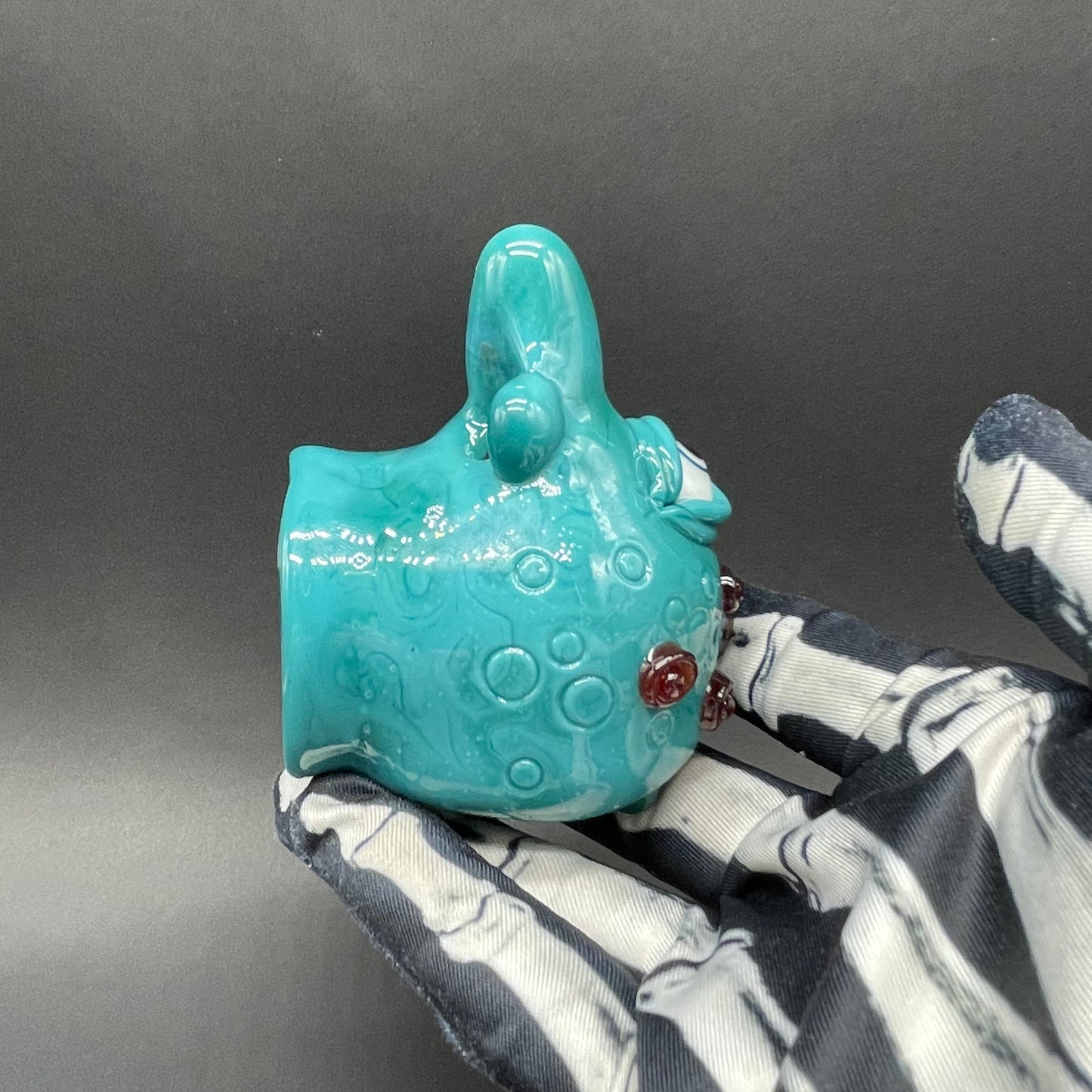 Screaming incense burner