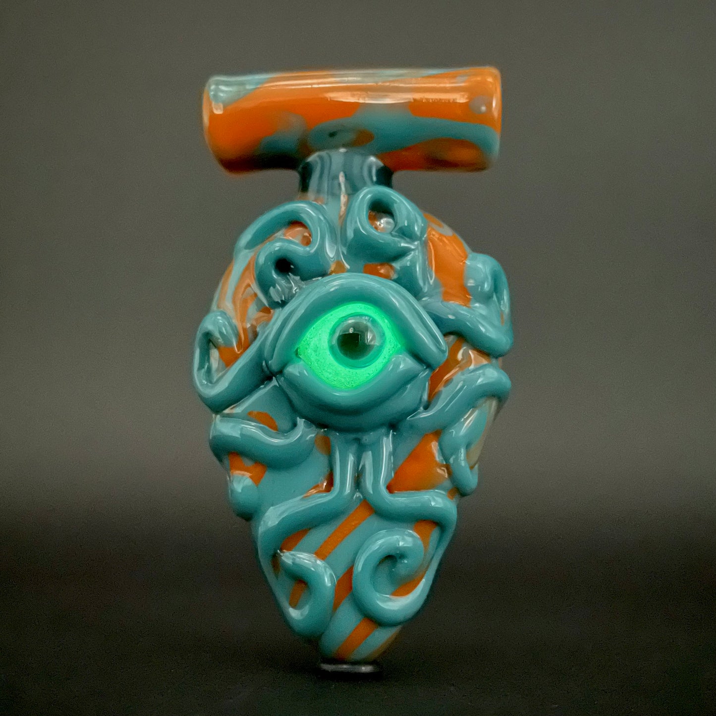 Oculus tentacle pendant