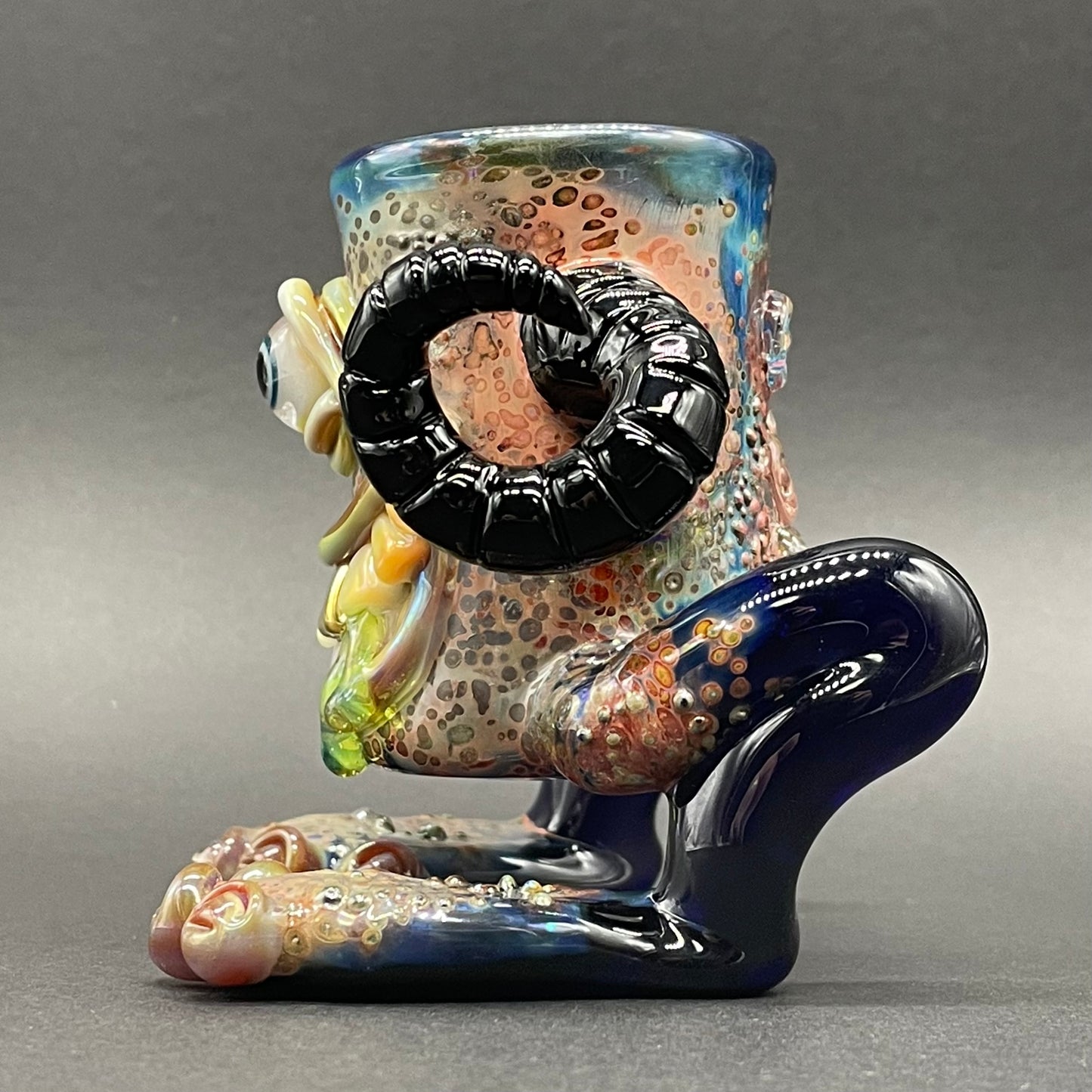 The Bearer of cups