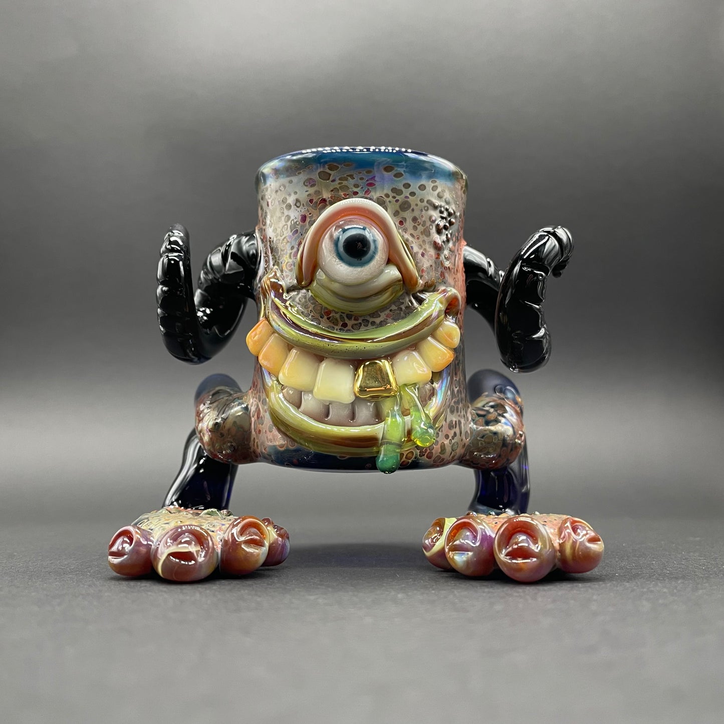 The Bearer of cups