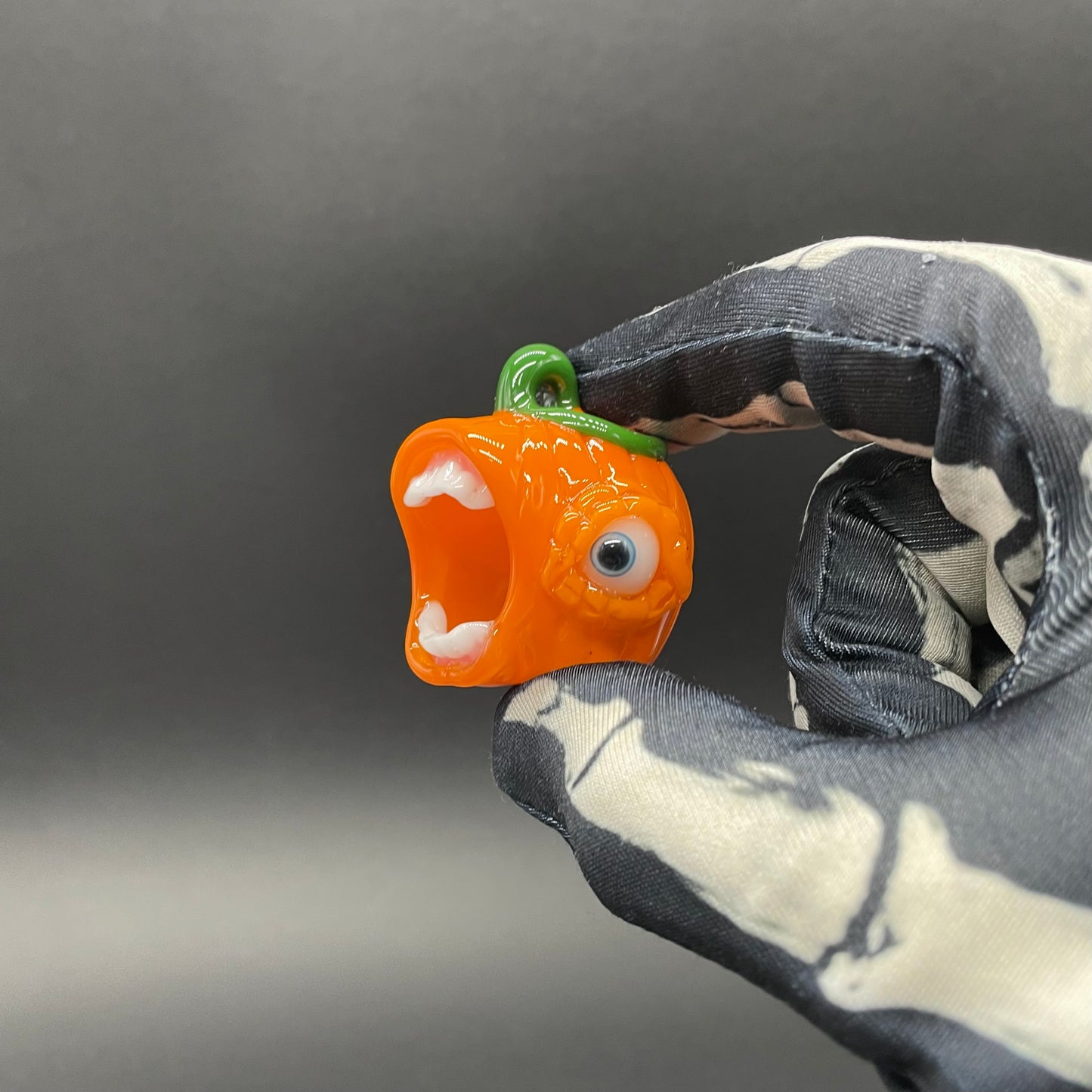 screaming jack-o’-lantern