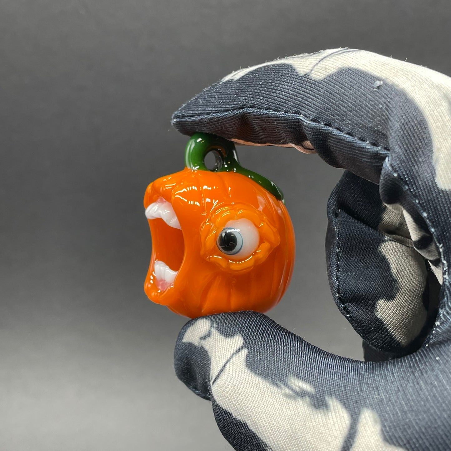 screaming jack-o’-lantern