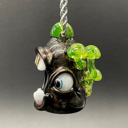 Screaming electrum glass pendant