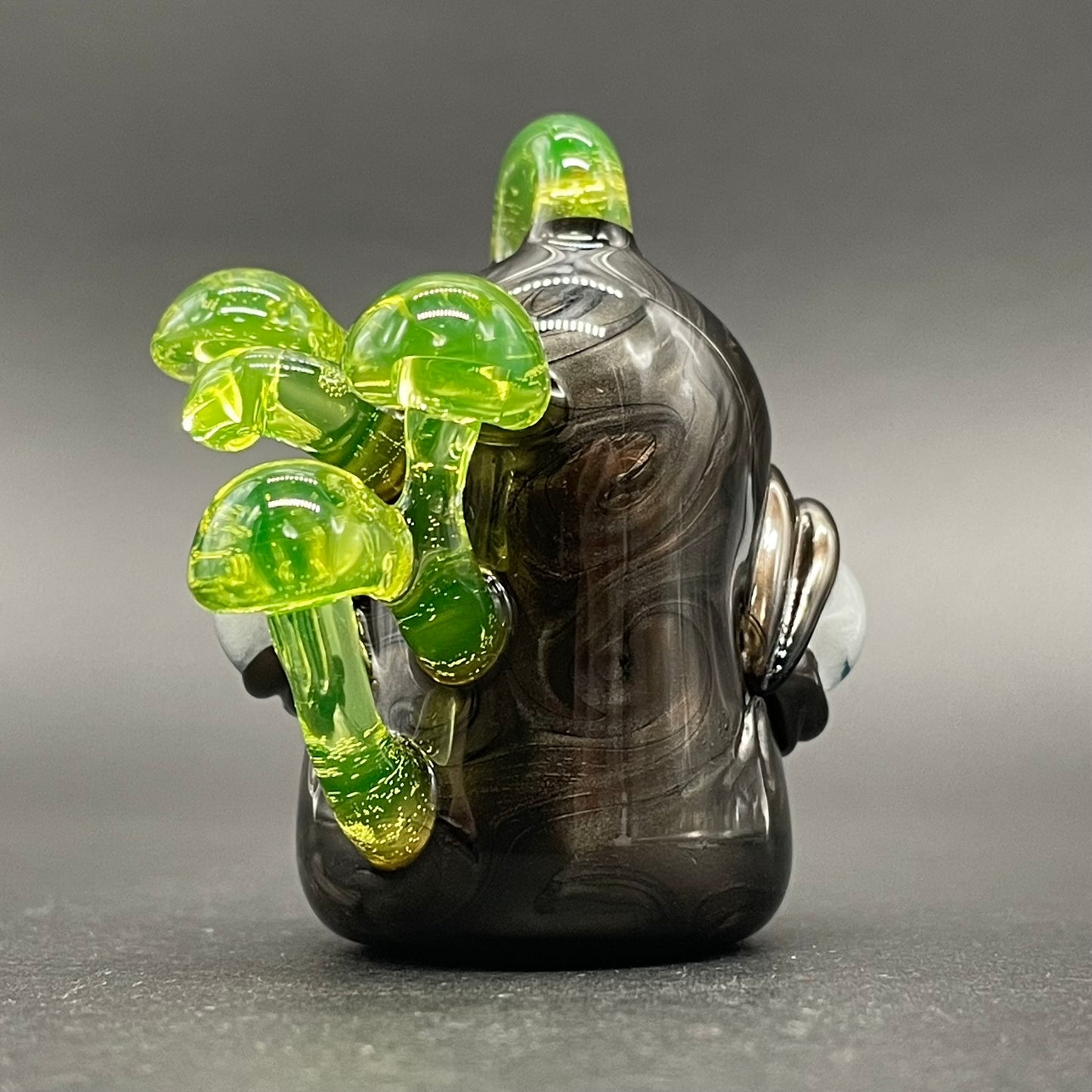 Screaming electrum glass pendant