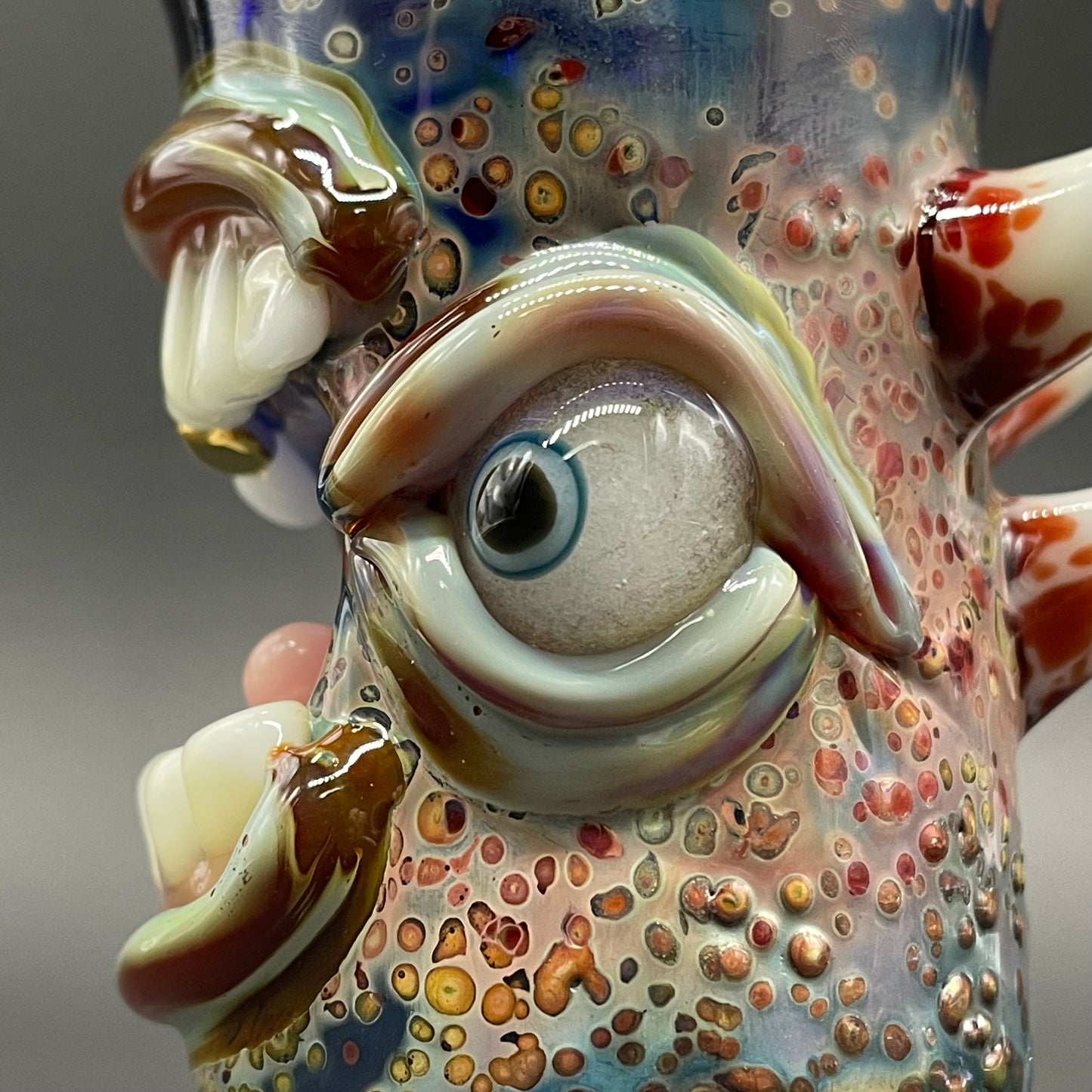 Screaming shot glass