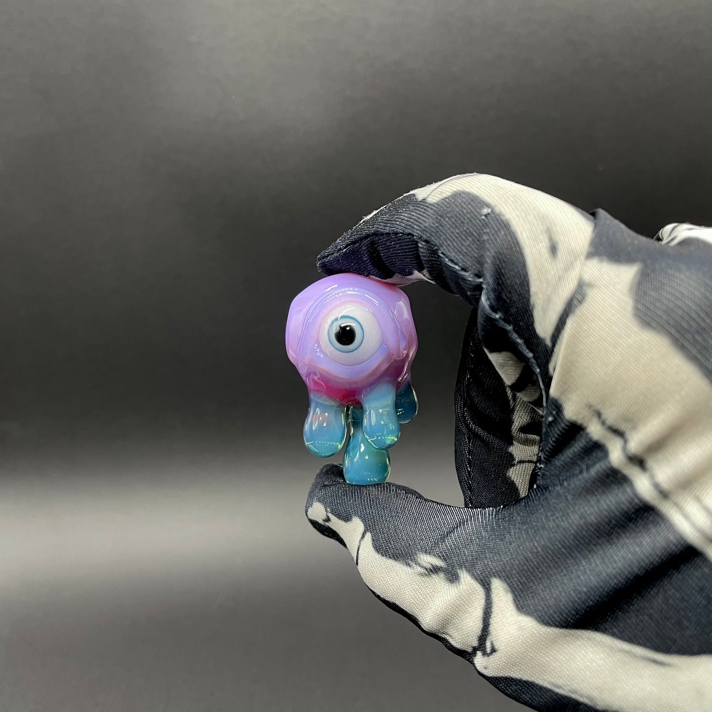 Drippy cyclops glass pendant