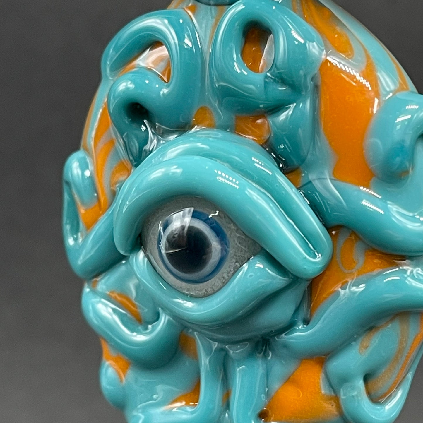 Oculus tentacle pendant