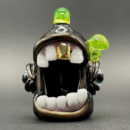 Screaming electrum glass pendant