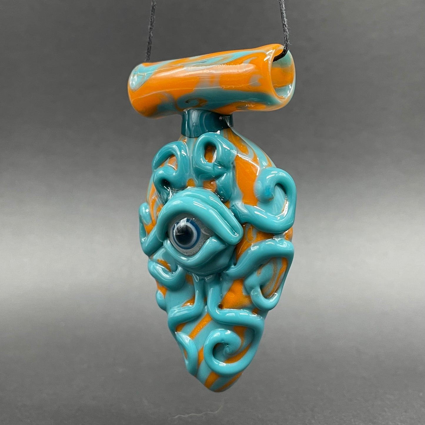 Oculus tentacle pendant